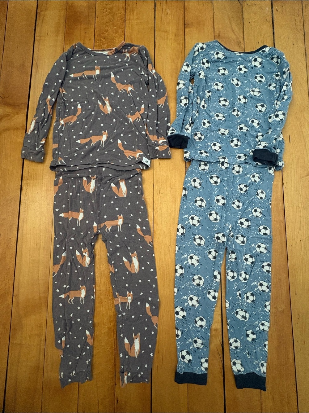{Sweet Bamboo}Kids Two-Piece Long-Sleeved Pajama Sets - Gray Fox & Blue Soccer